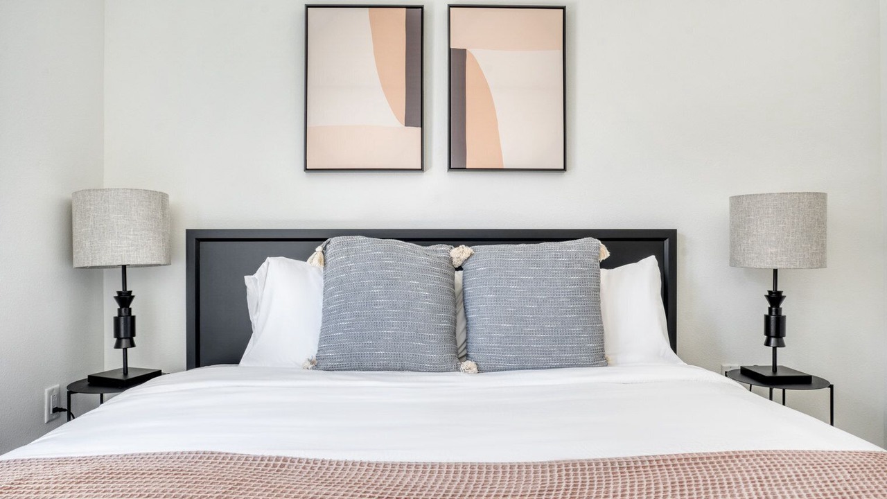 Photo of Bedroom in Emeryville