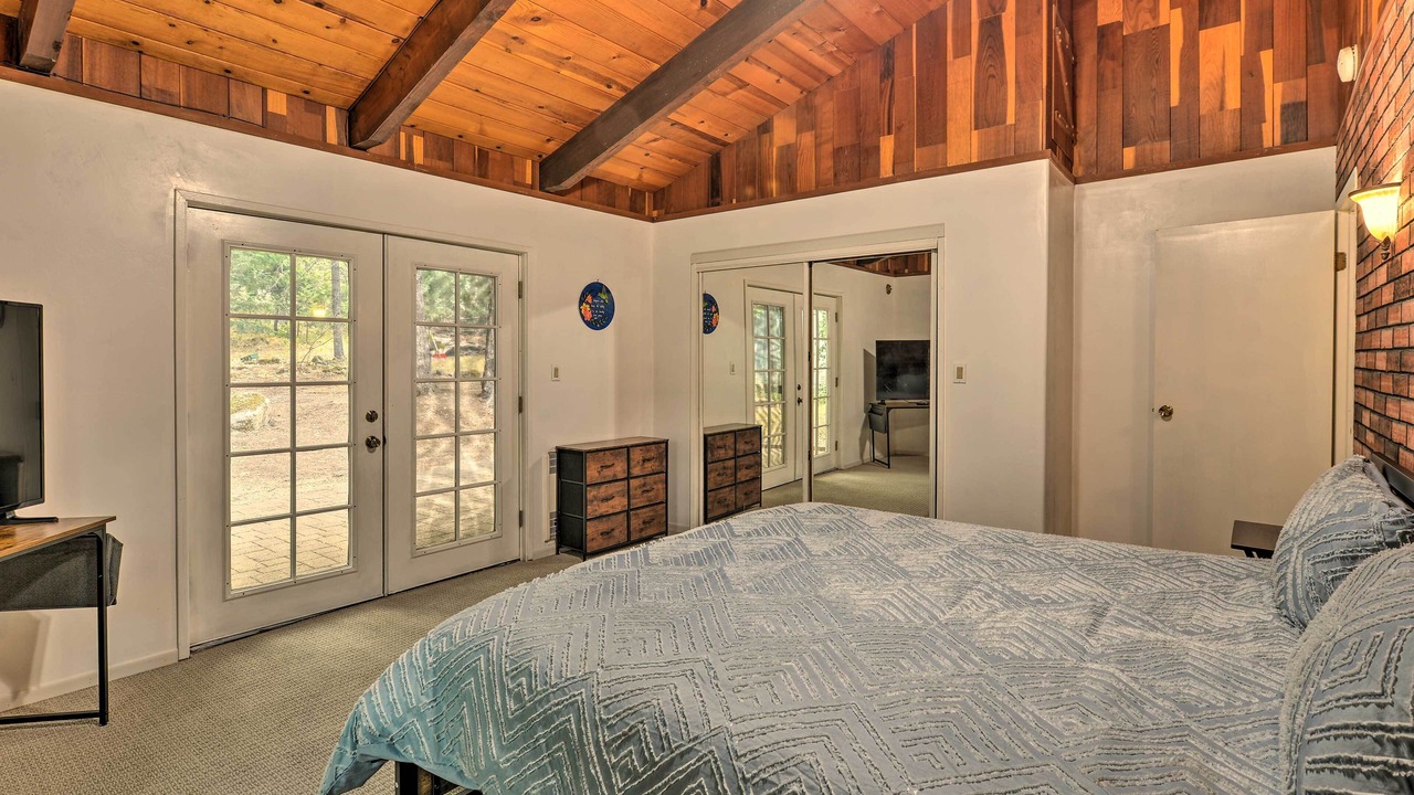 Photo of Bedroom in Salyer