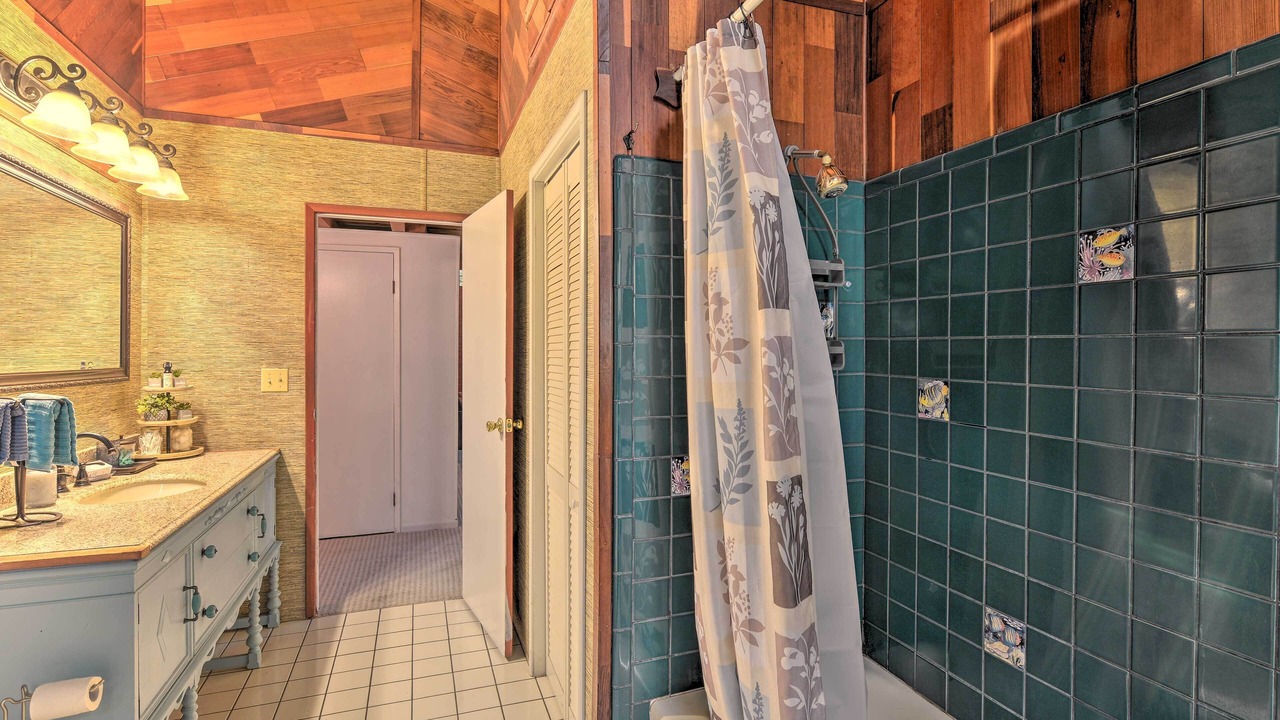 Photo of Bathroom in Salyer