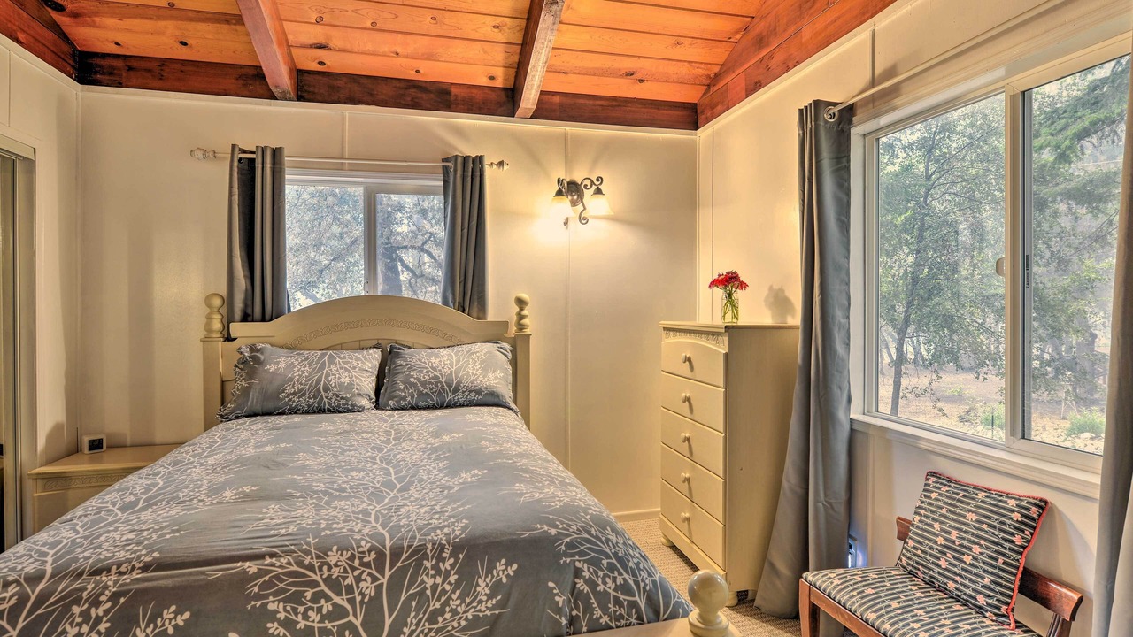 Photo of Bedroom in Salyer