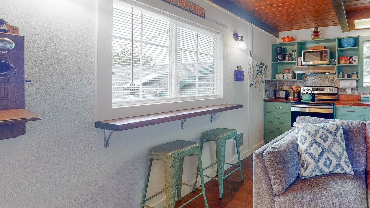 Photo of Livingroom in Winchester Bay