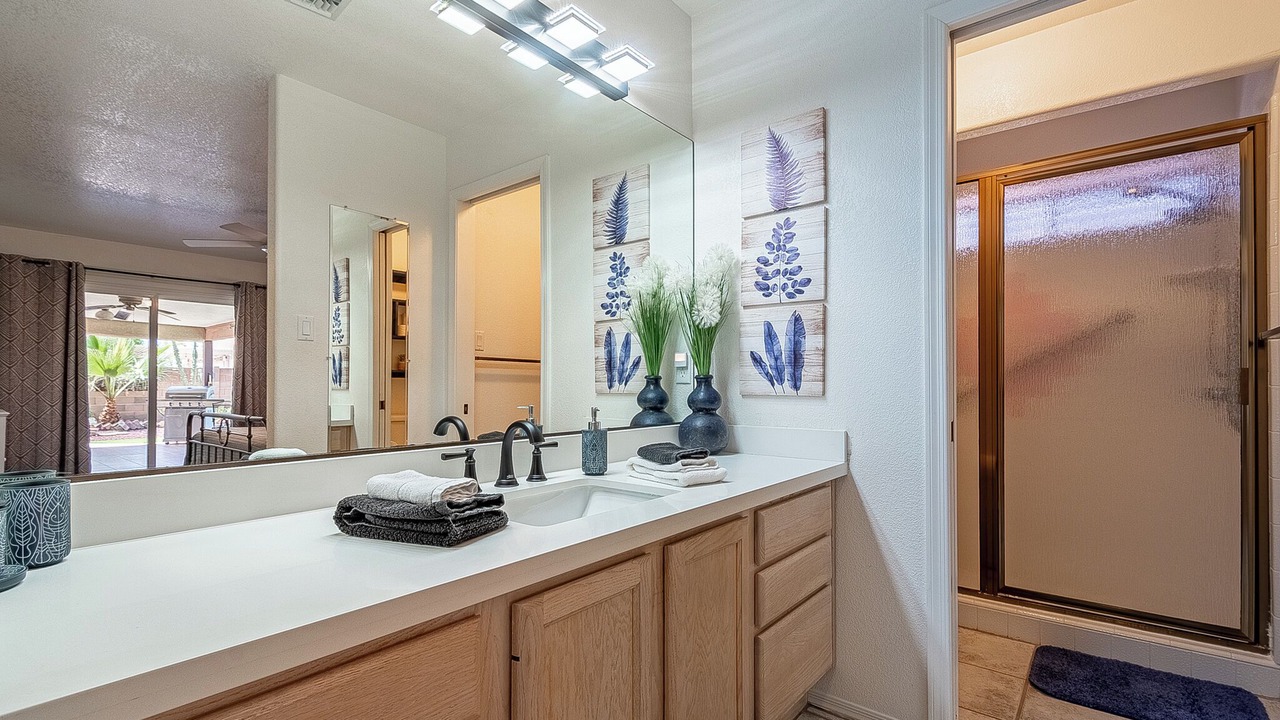 Photo of Bathroom in Desert Foothills