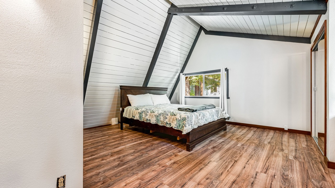Photo of Bedroom in Gualala
