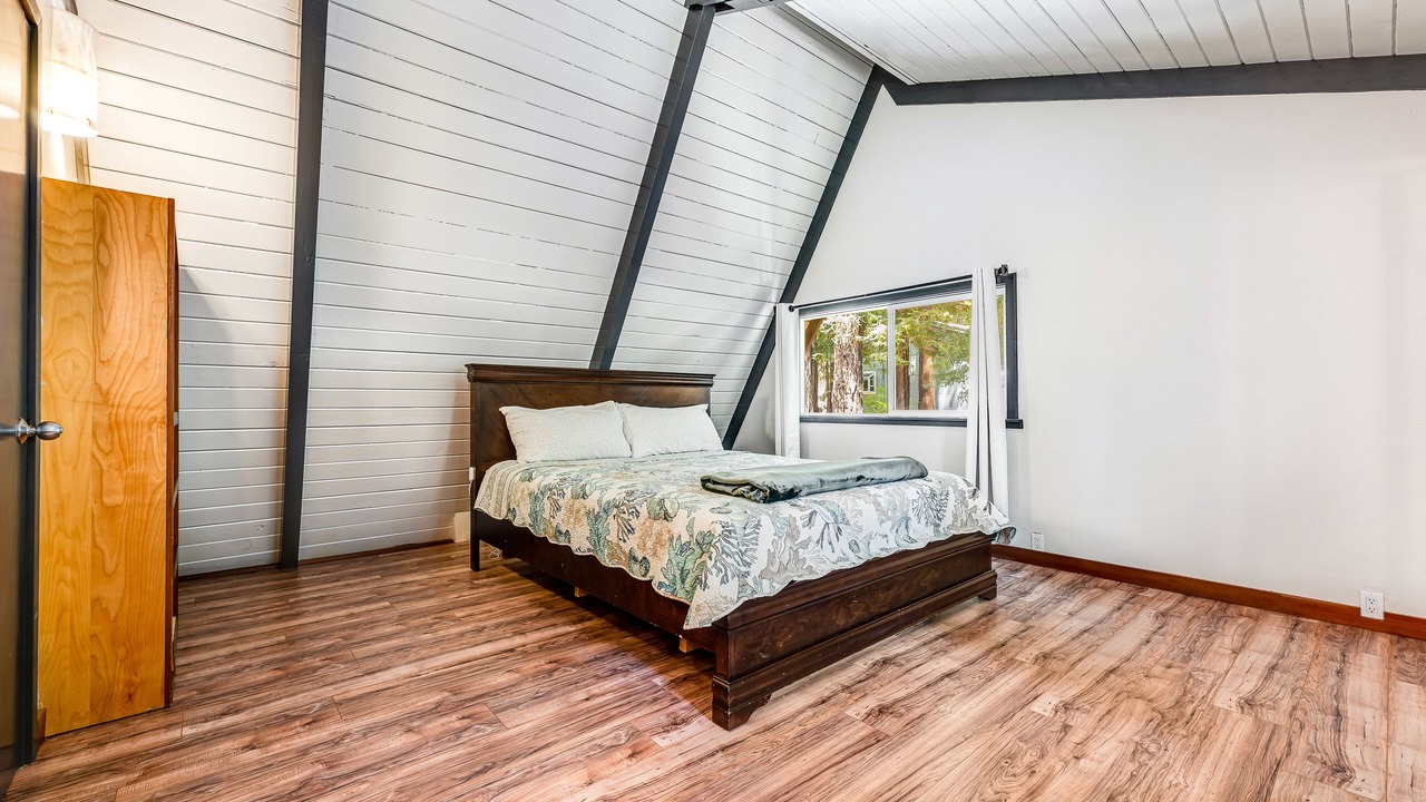 Photo of Bedroom in Gualala