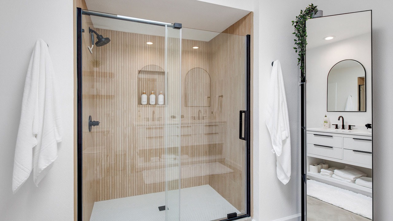 Photo of Bathroom in Sunrise Vista Chino