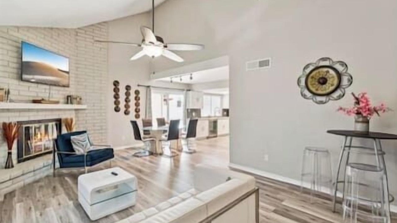 Photo of Livingroom in North Mountain