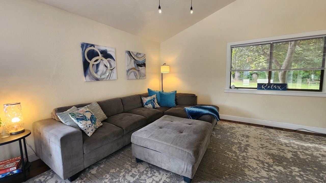 Photo of Livingroom in McKinleyville