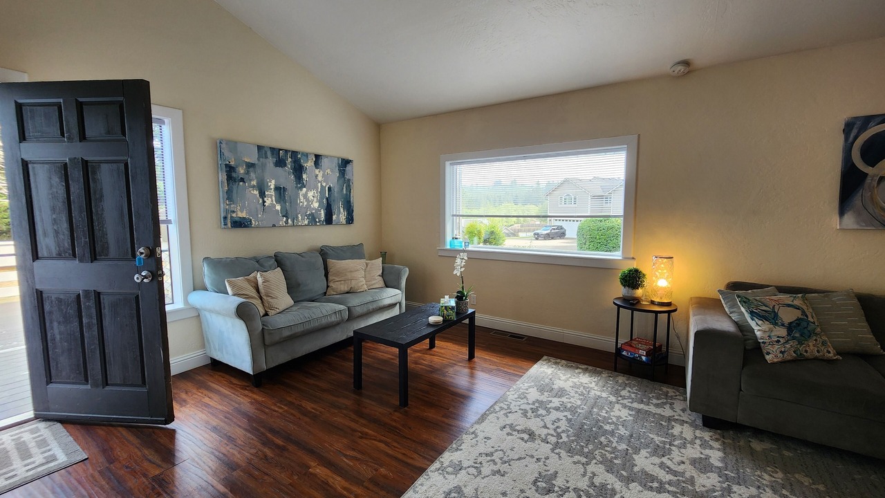 Photo of Livingroom in McKinleyville