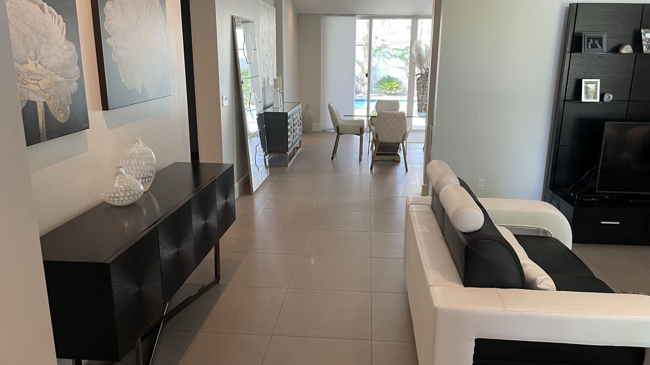Photo of Livingroom in Camelback East