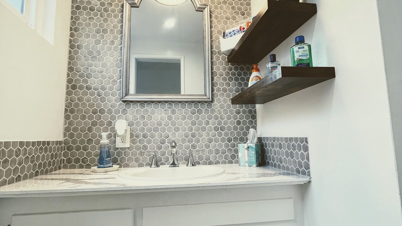 Photo of Bathroom in Harbor