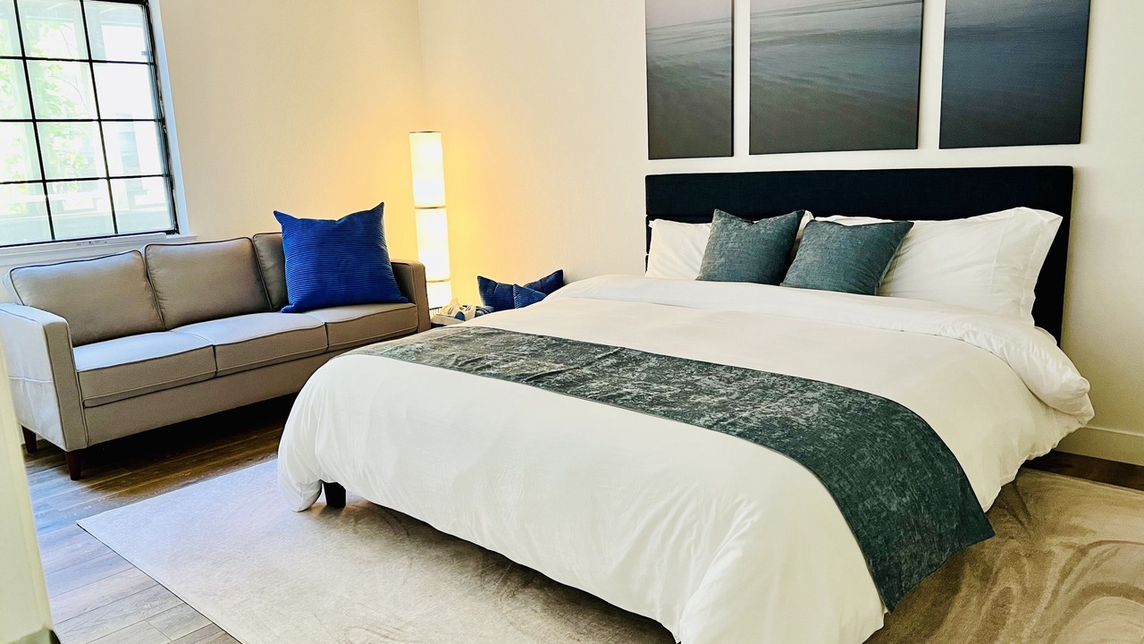 Photo of Bedroom in Del Rey Oaks