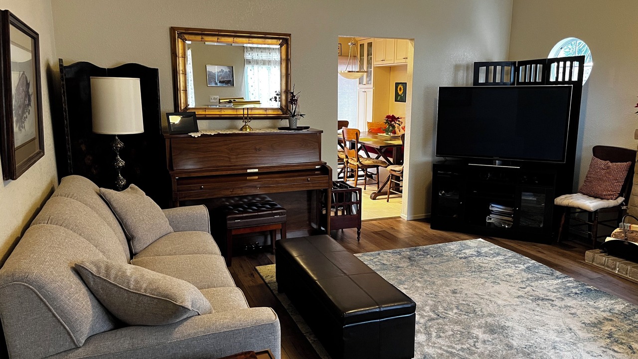 Photo of Livingroom in Windsor