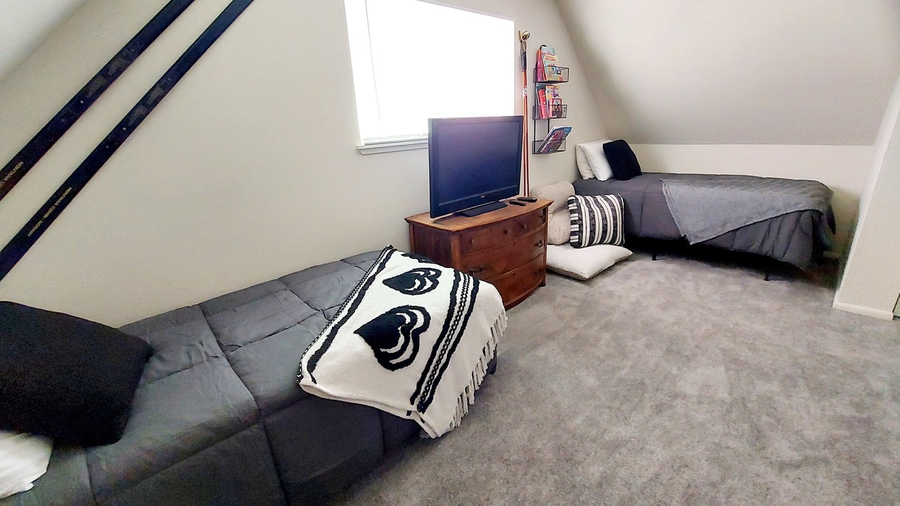 Photo of Bedroom in McCloud