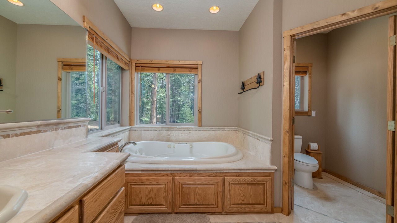 Photo of Bathroom in Dorrington