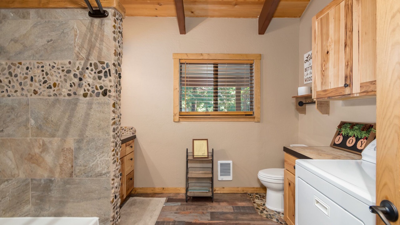 Photo of Bathroom in Dorrington