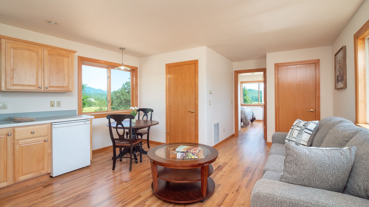 Photo of Livingroom in Oakland