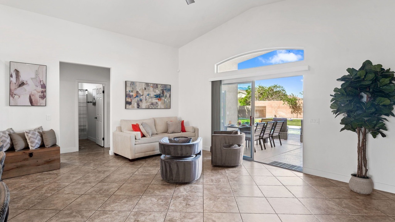 Photo of Livingroom in Desert Hot Springs