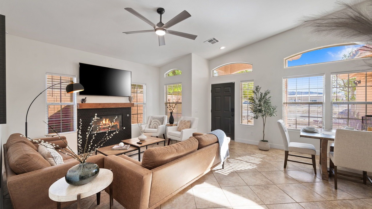 Photo of Livingroom in Desert Hot Springs