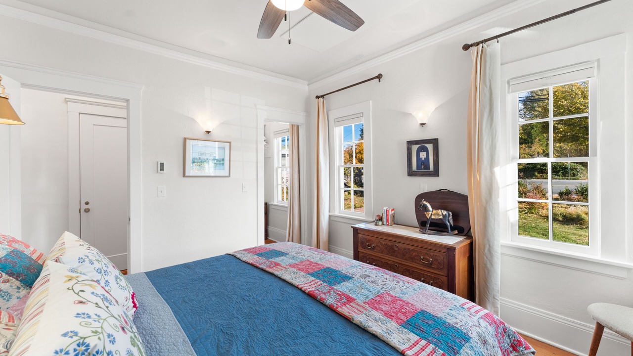 Photo of Bedroom in Mount Shasta