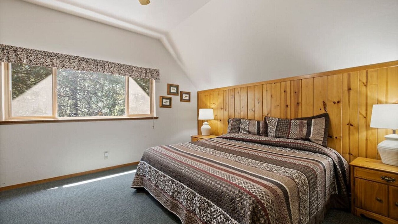 Photo of Bedroom in Strawberry