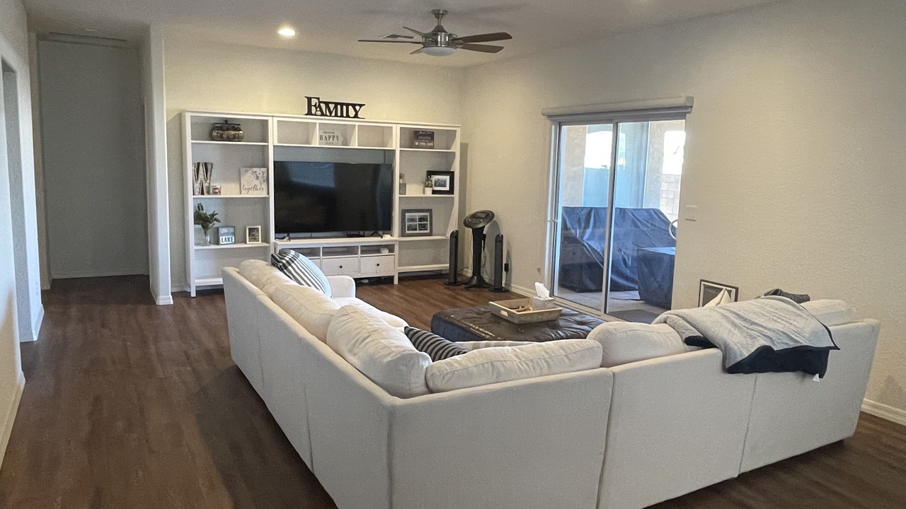 Photo of Livingroom in Sunridge Estates