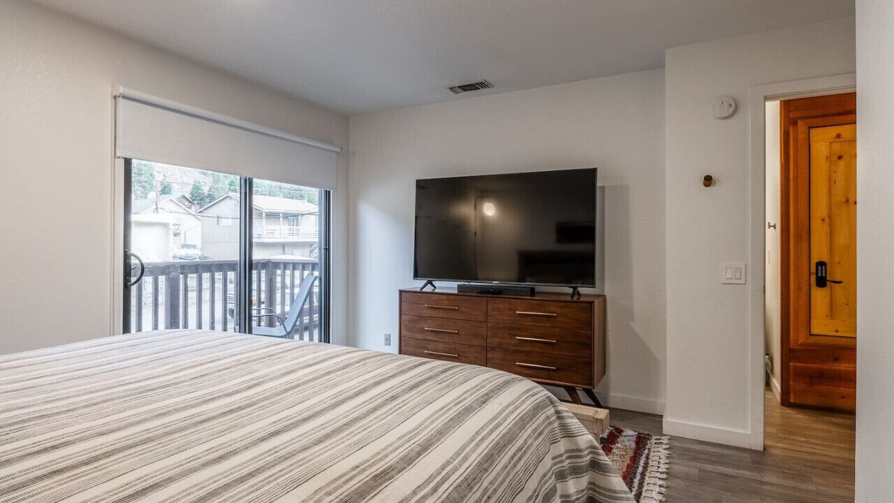 Photo of Bedroom in June Lake