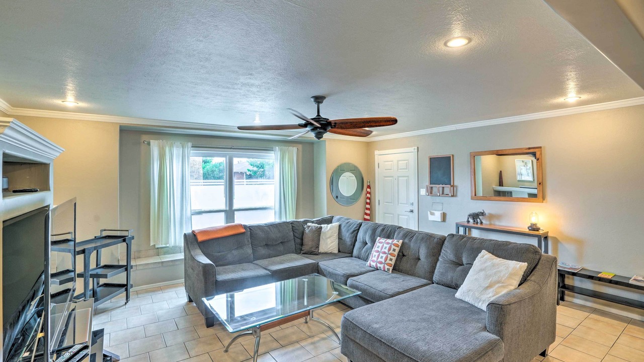 Photo of Livingroom in Scottsdale Estates Nine