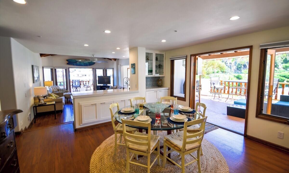 Photo of Bedroom in Avalon