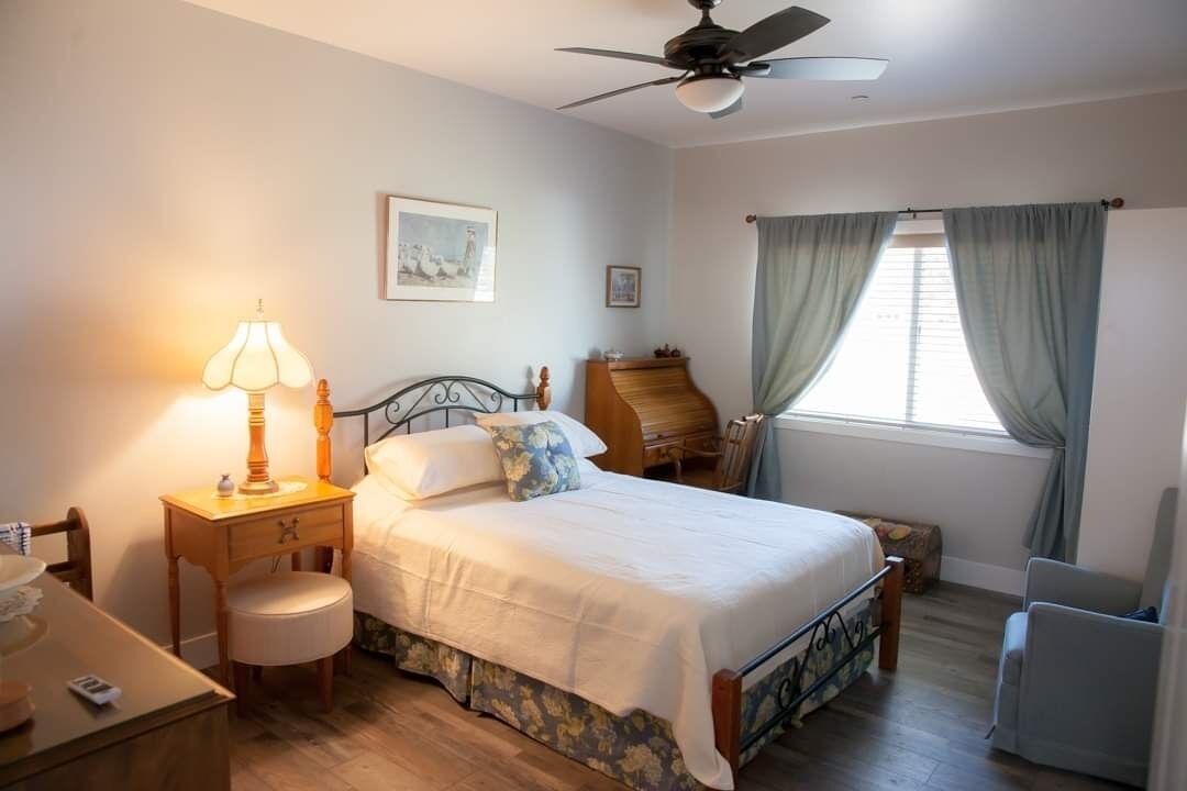 Photo of Bedroom in Acampo