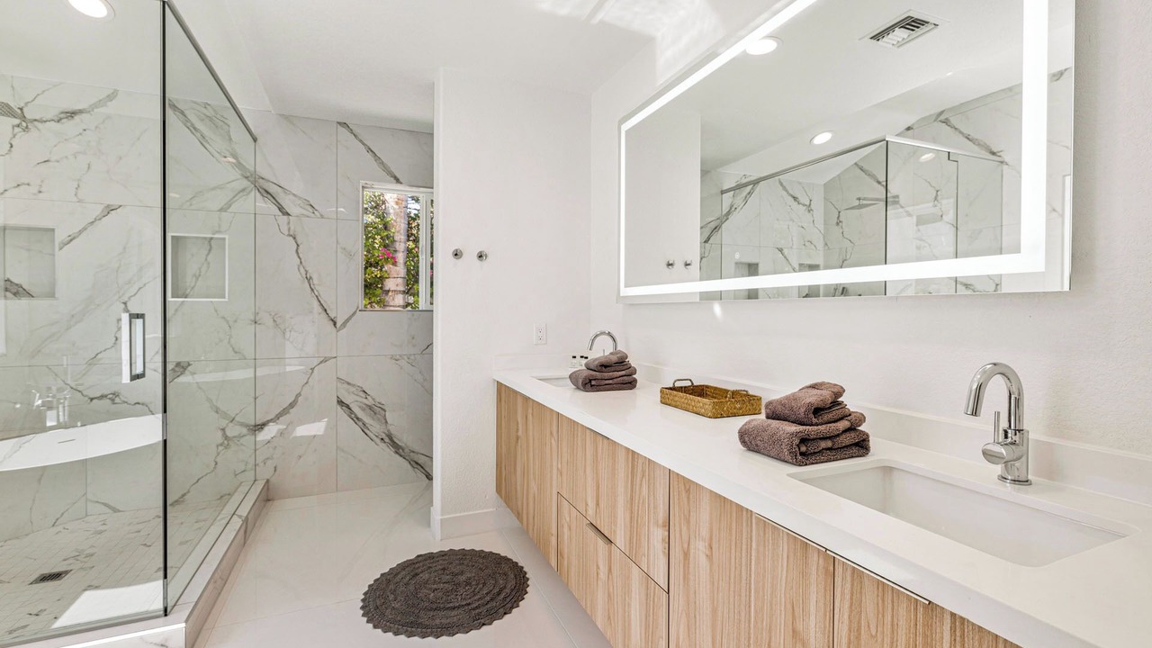 Photo of Bathroom in Araby Commons