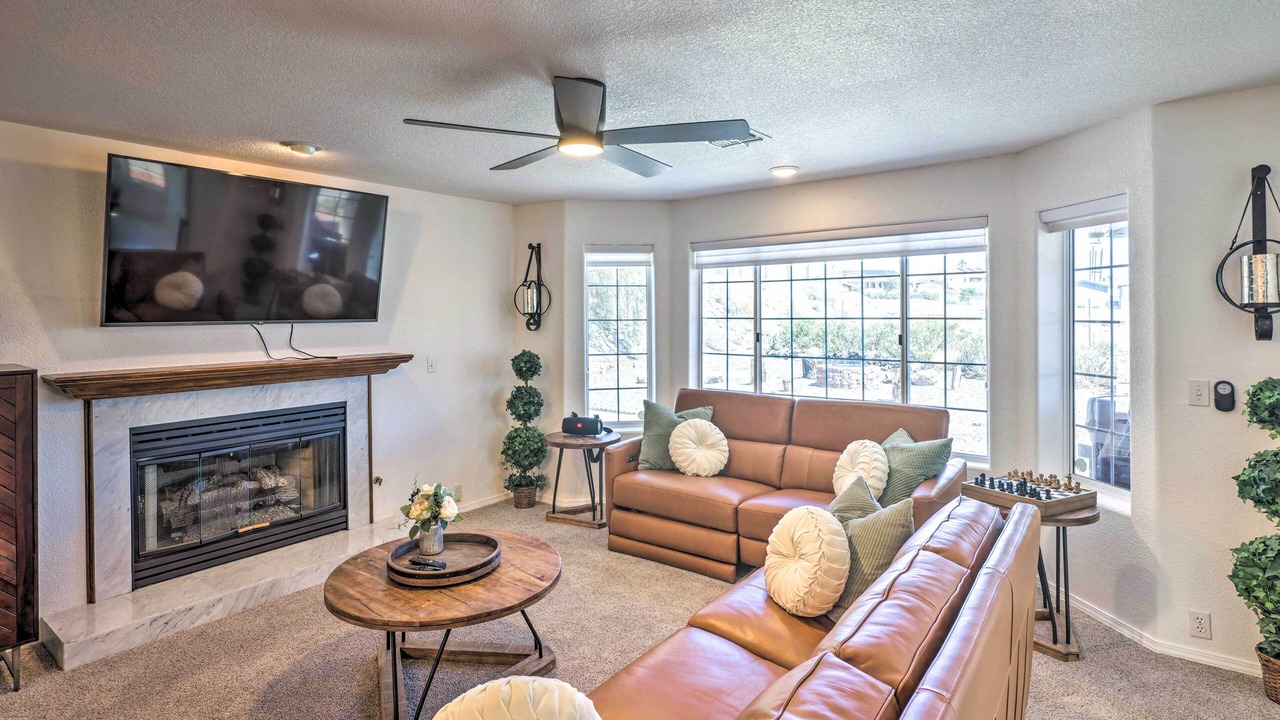 Photo of Livingroom in Sunridge Estates