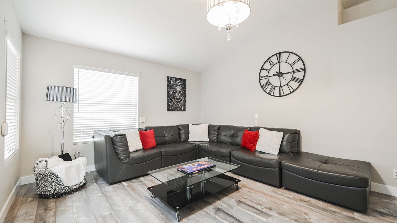 Photo of Livingroom in Highland Hills