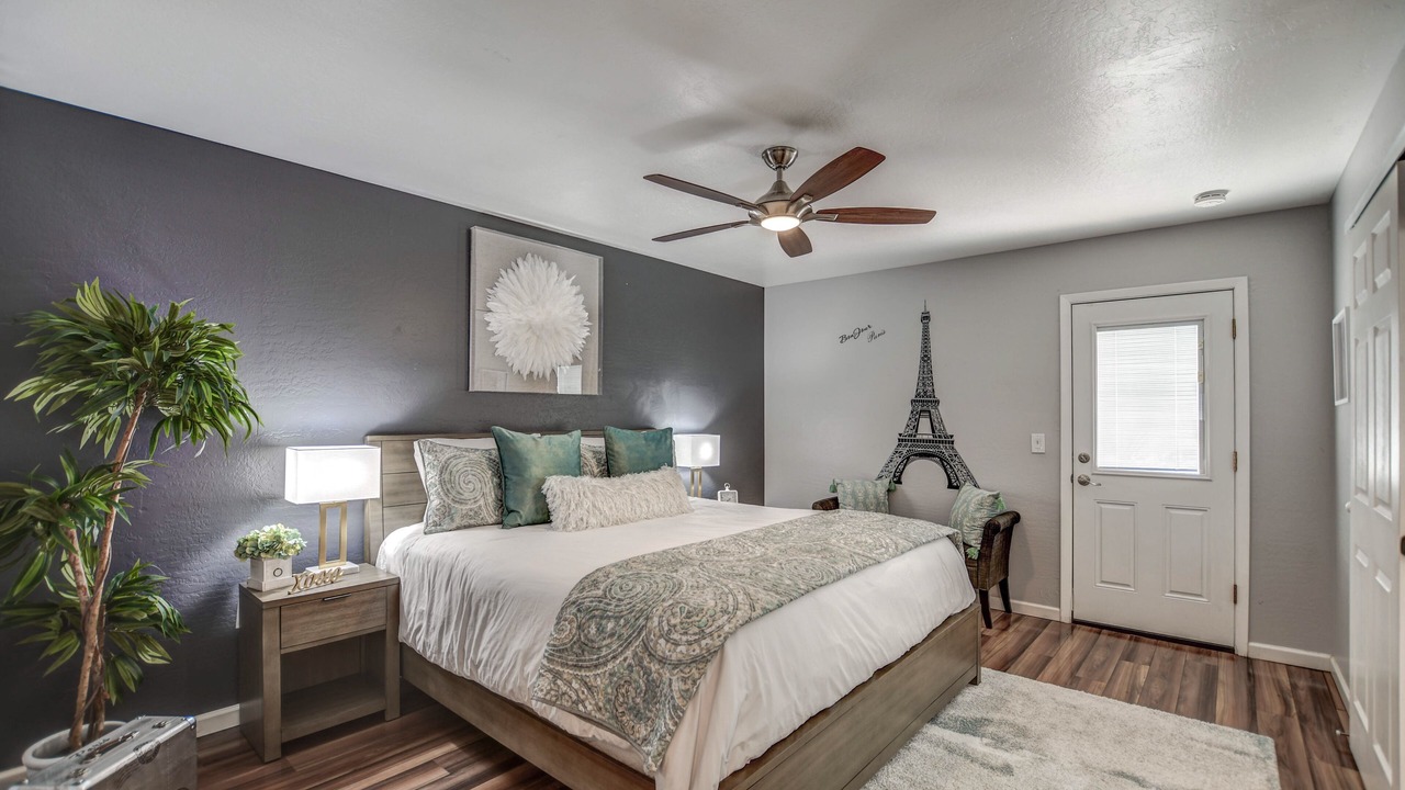 Photo of Bedroom in Paradise Valley Village