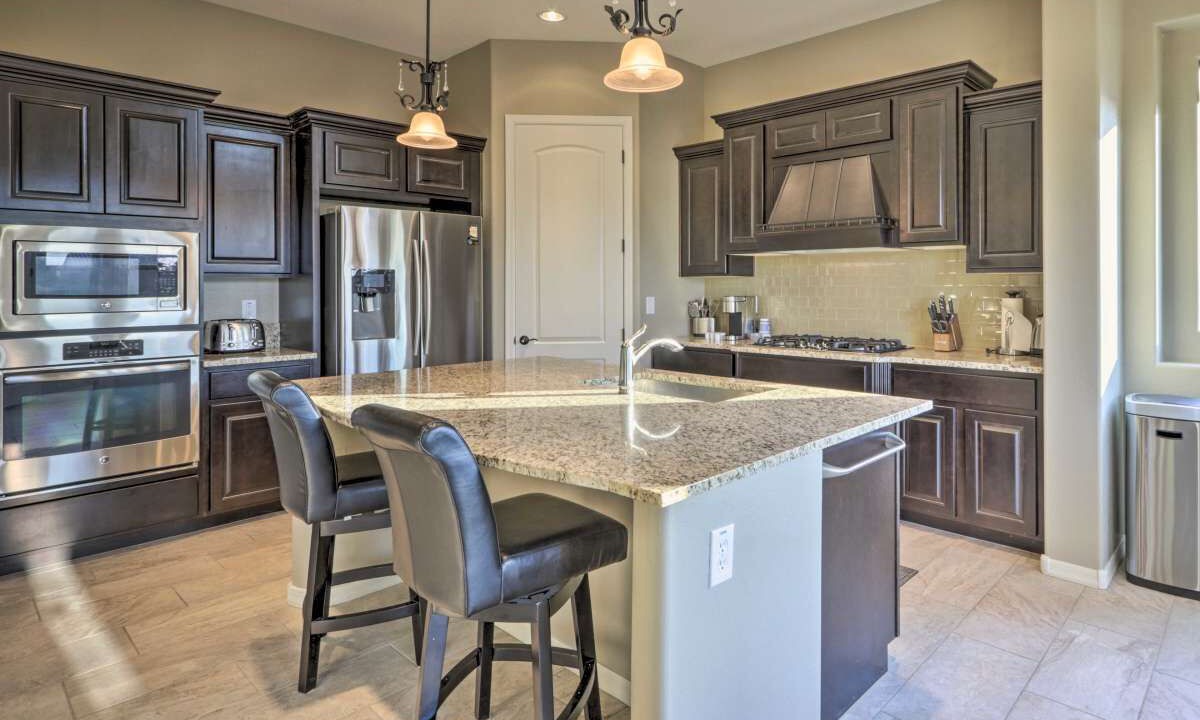Photo of Kitchen in Montecito in Estrella