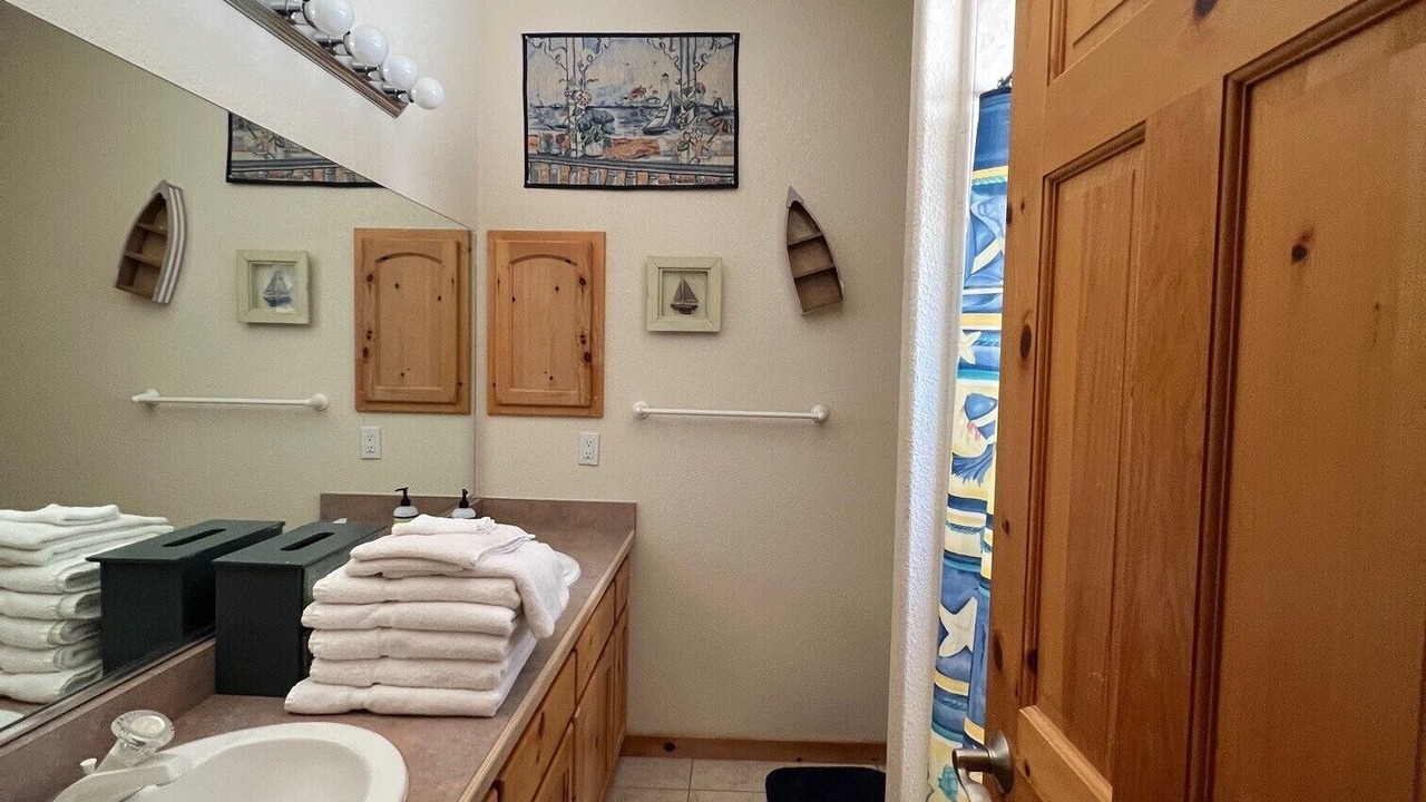 Photo of Bathroom in Oak Shores