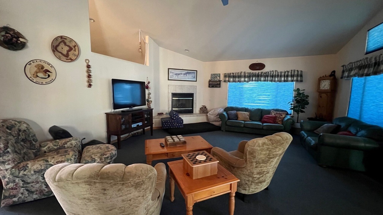 Photo of Livingroom in Oak Shores