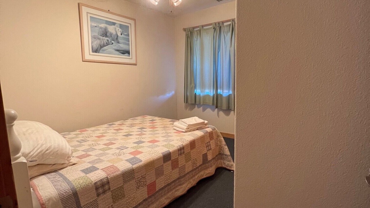 Photo of Bedroom in Oak Shores