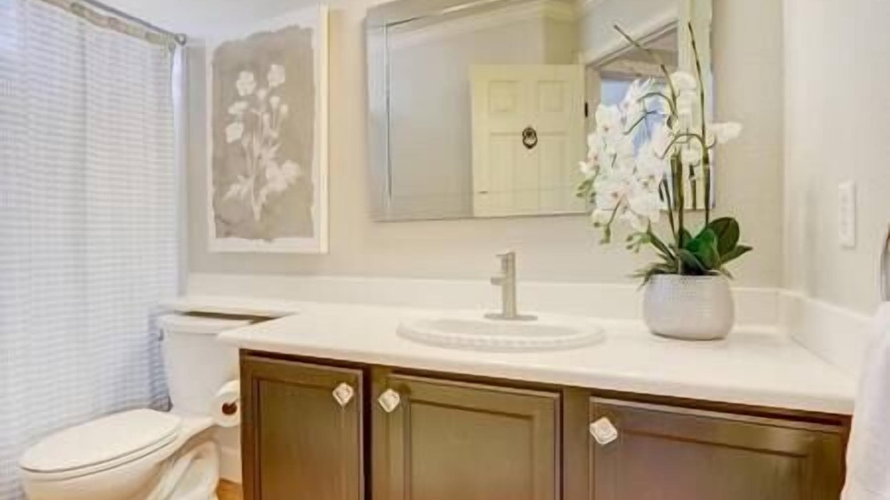 Photo of Bathroom in Green Valley