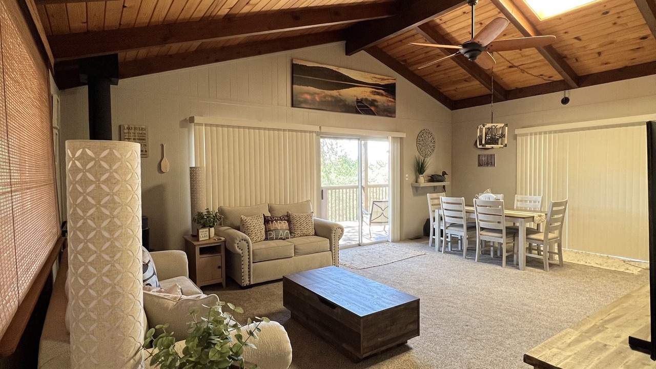 Photo of Livingroom in Oak Shores