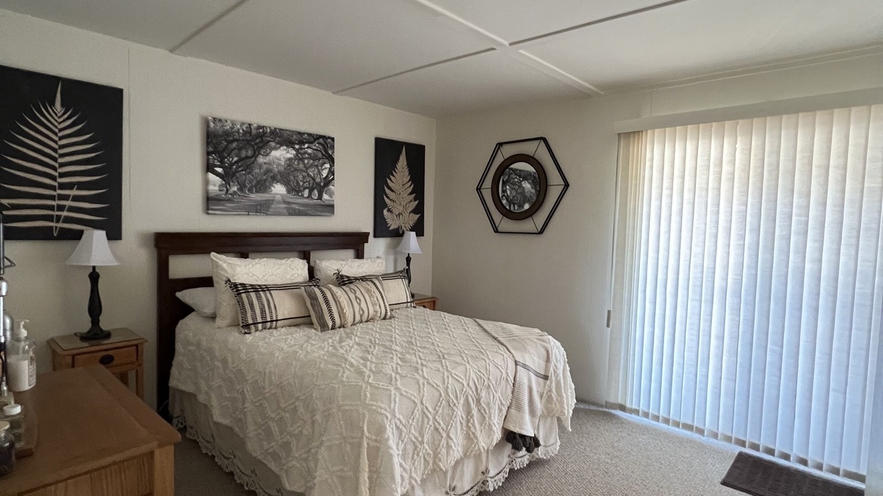 Photo of Bedroom in Oak Shores