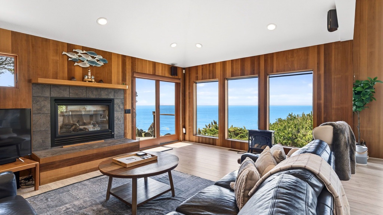 Photo of Livingroom in Gualala