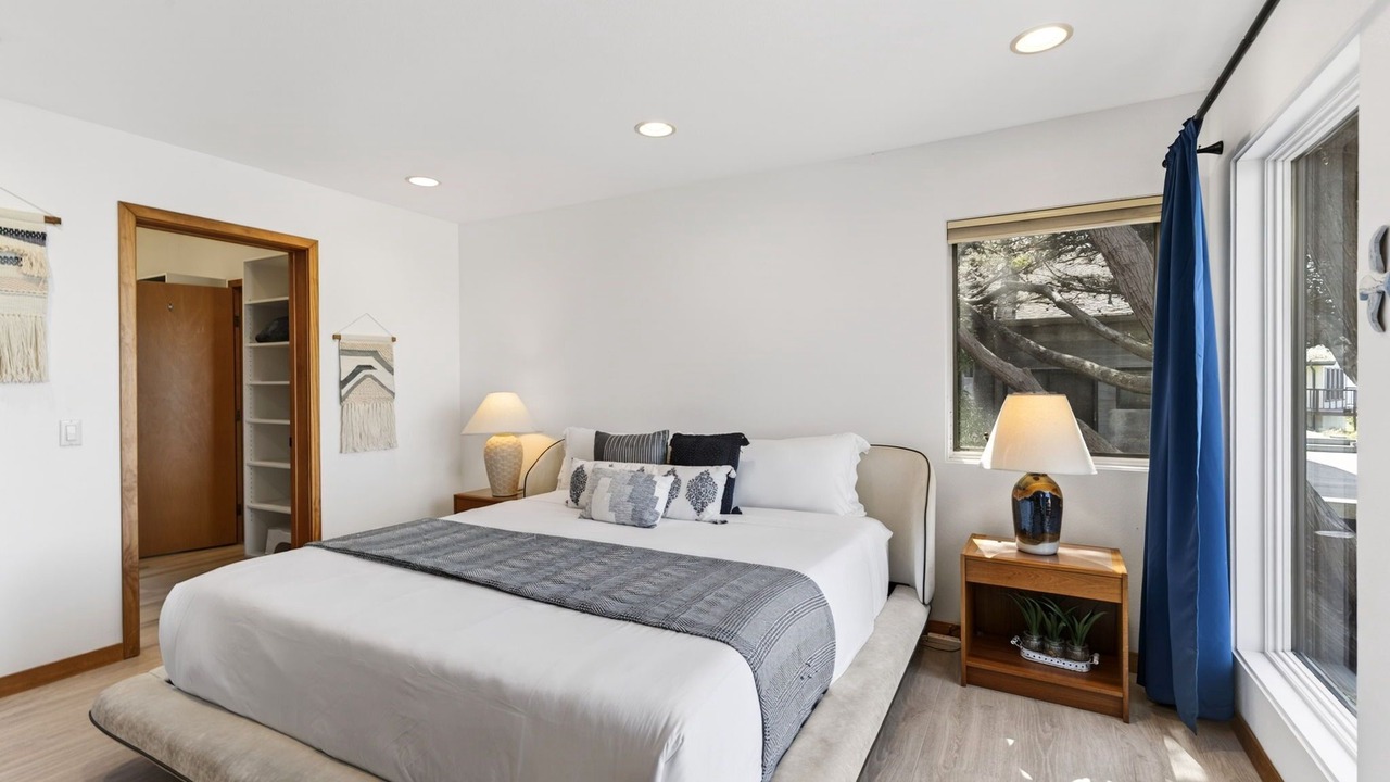 Photo of Bedroom in Gualala