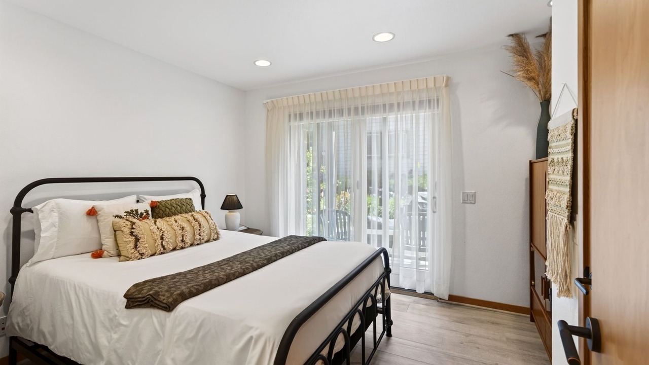 Photo of Bedroom in Gualala