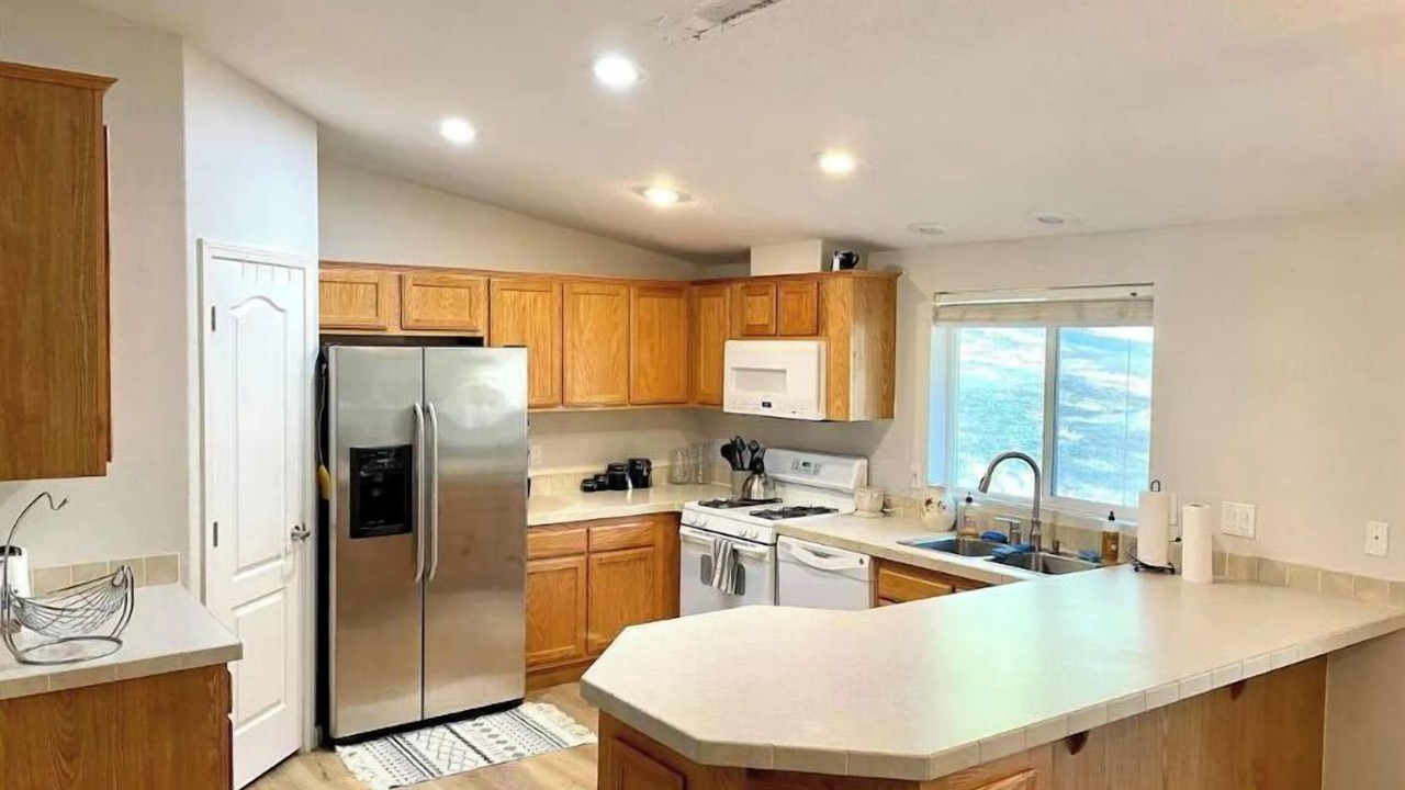 Photo of Kitchen in Groveland
