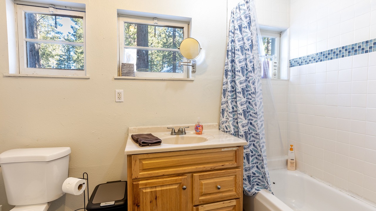 Photo of Bathroom in Al Tahoe