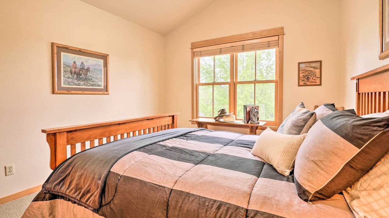 Photo of Bedroom in Sisters