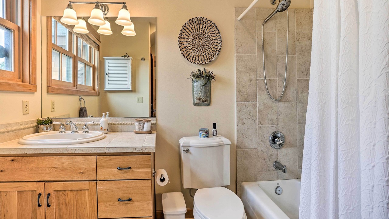 Photo of Bathroom in Sisters