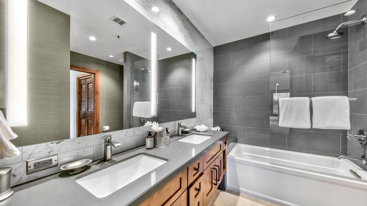 Photo of Bathroom in Lakeside Park