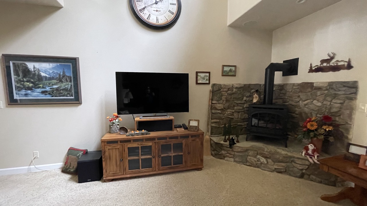 Photo of Bedroom in Lake Almanor West