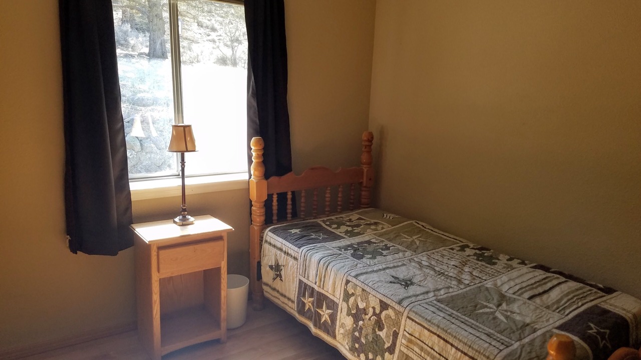 Photo of Bedroom in Weed